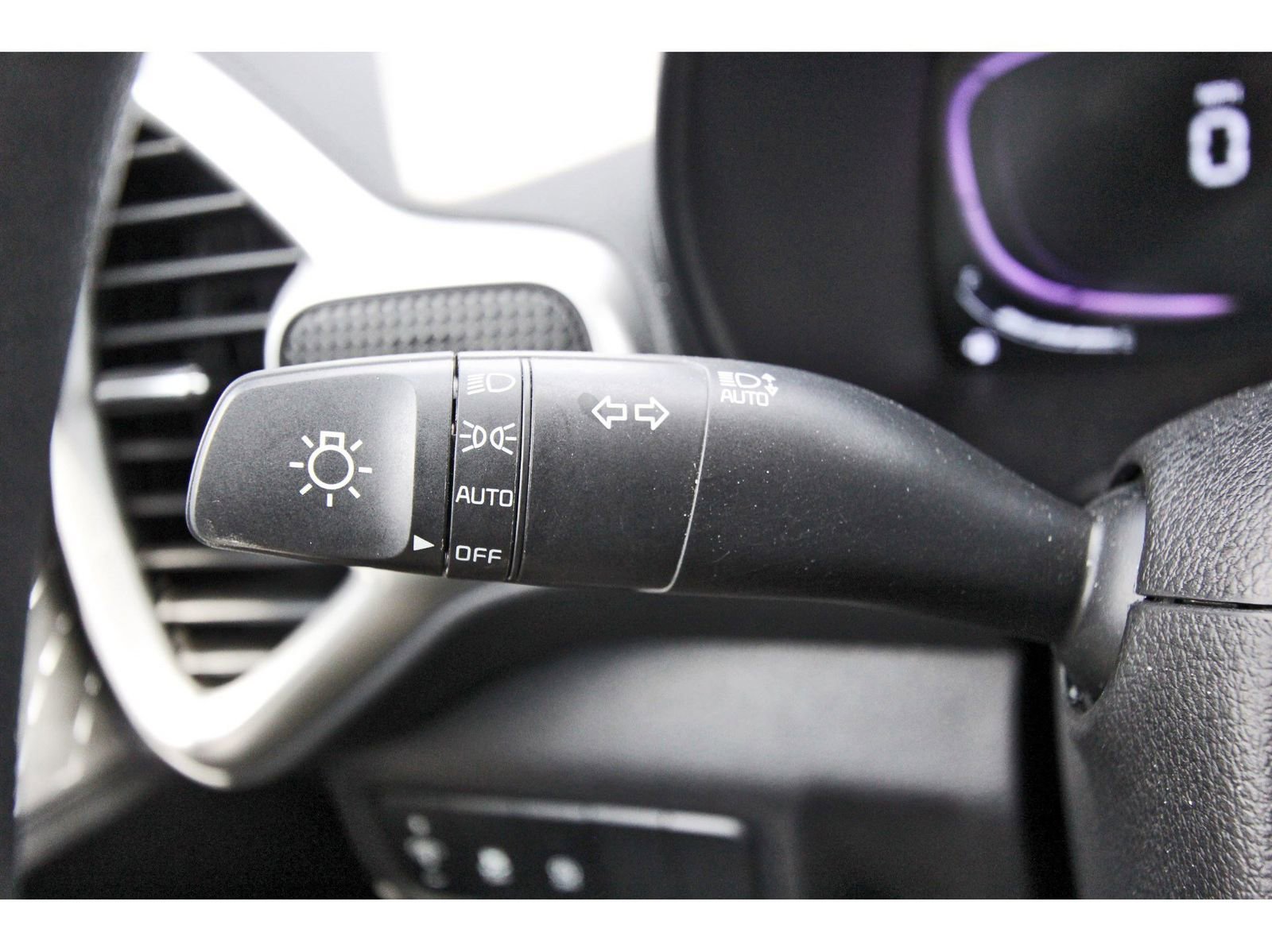 Used 2025 Kia Soul LX image 17