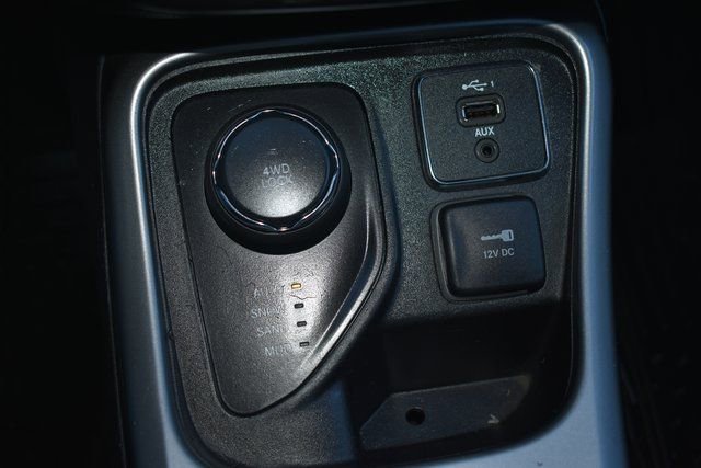 Used 2020 Jeep Compass Latitude image 23