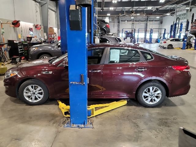 Used 2017 Kia Optima LX FWD image 4