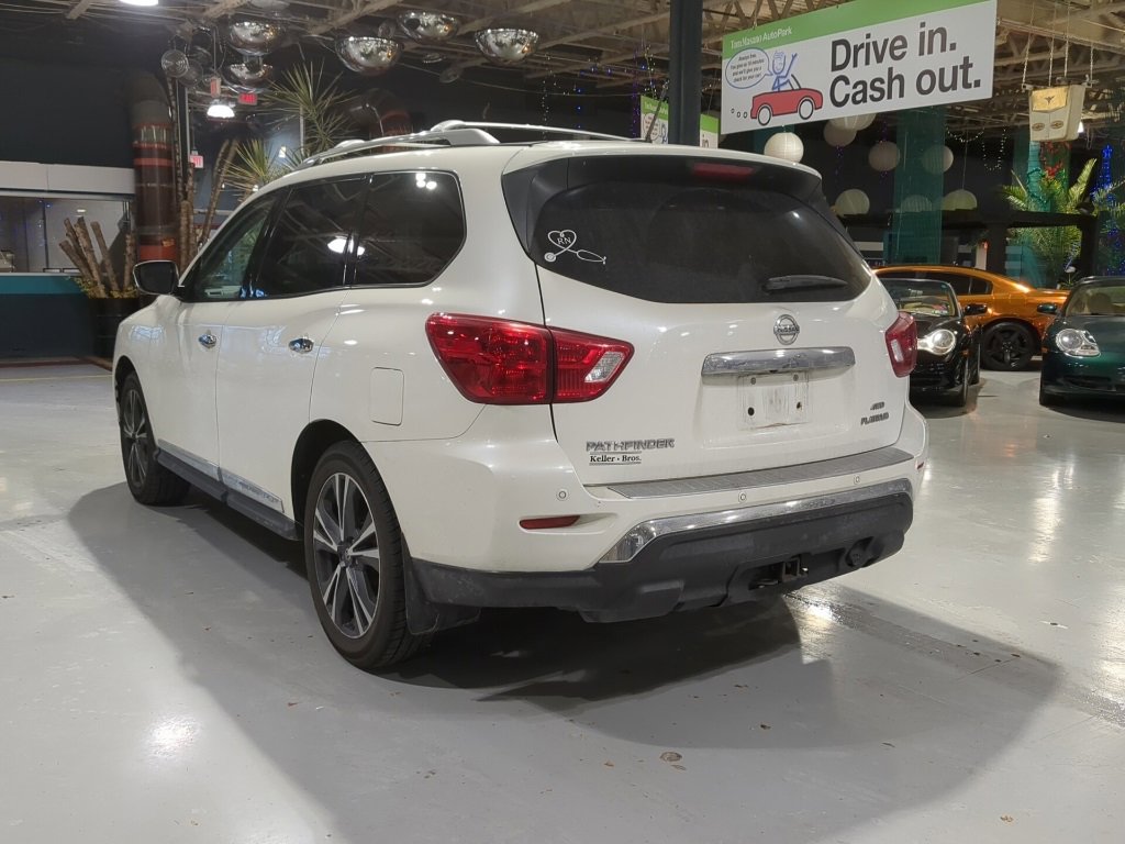 Used 2018 Nissan Pathfinder Platinum image 10