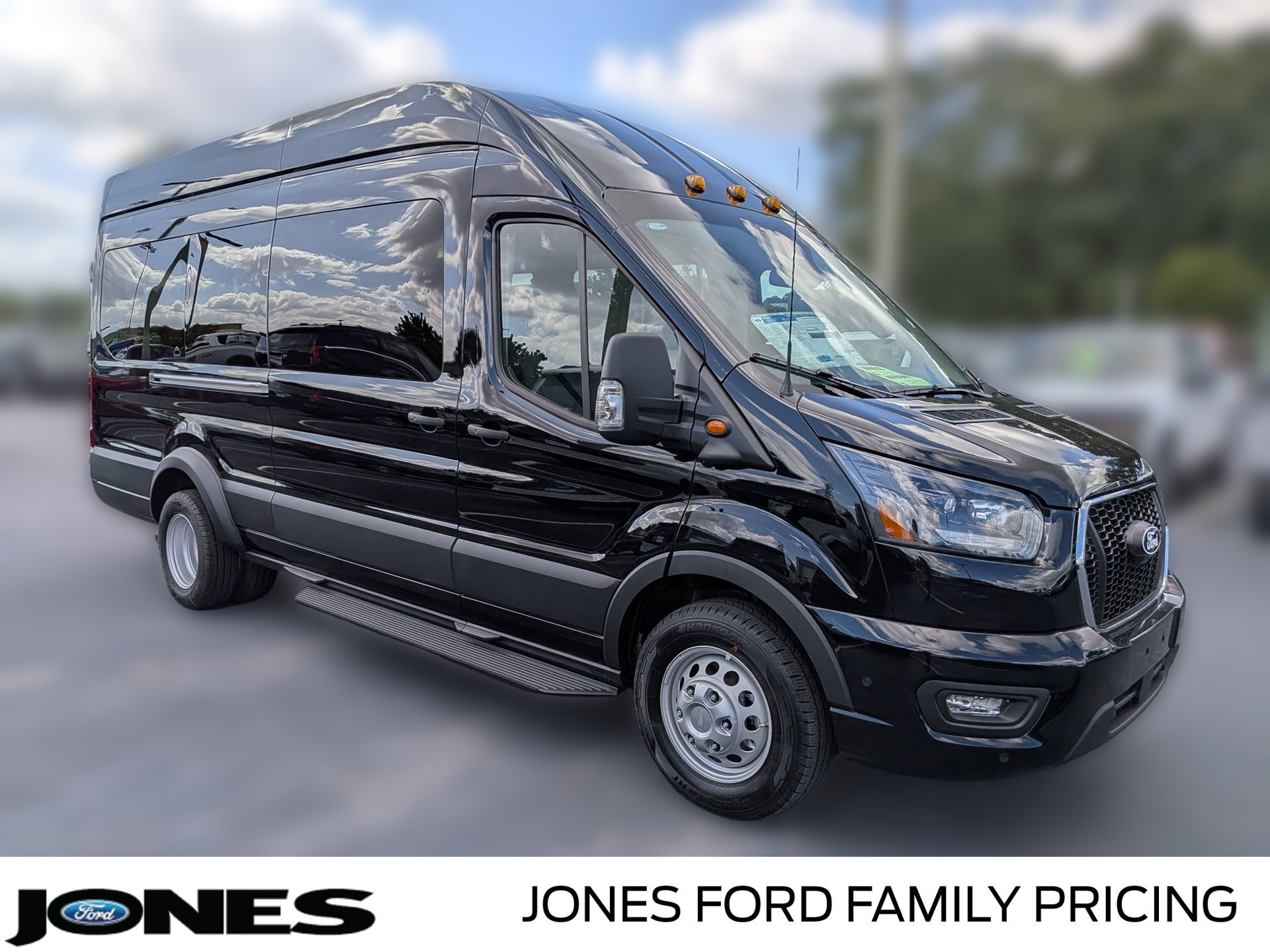New 2026 Ford Transit 350 XLT RWD 360° Tour