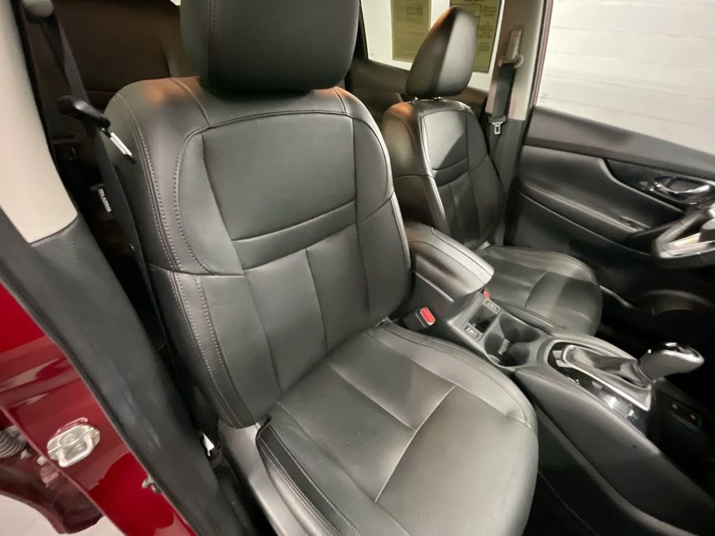 Used 2019 Nissan Rogue SL w/ Premium Package image 28