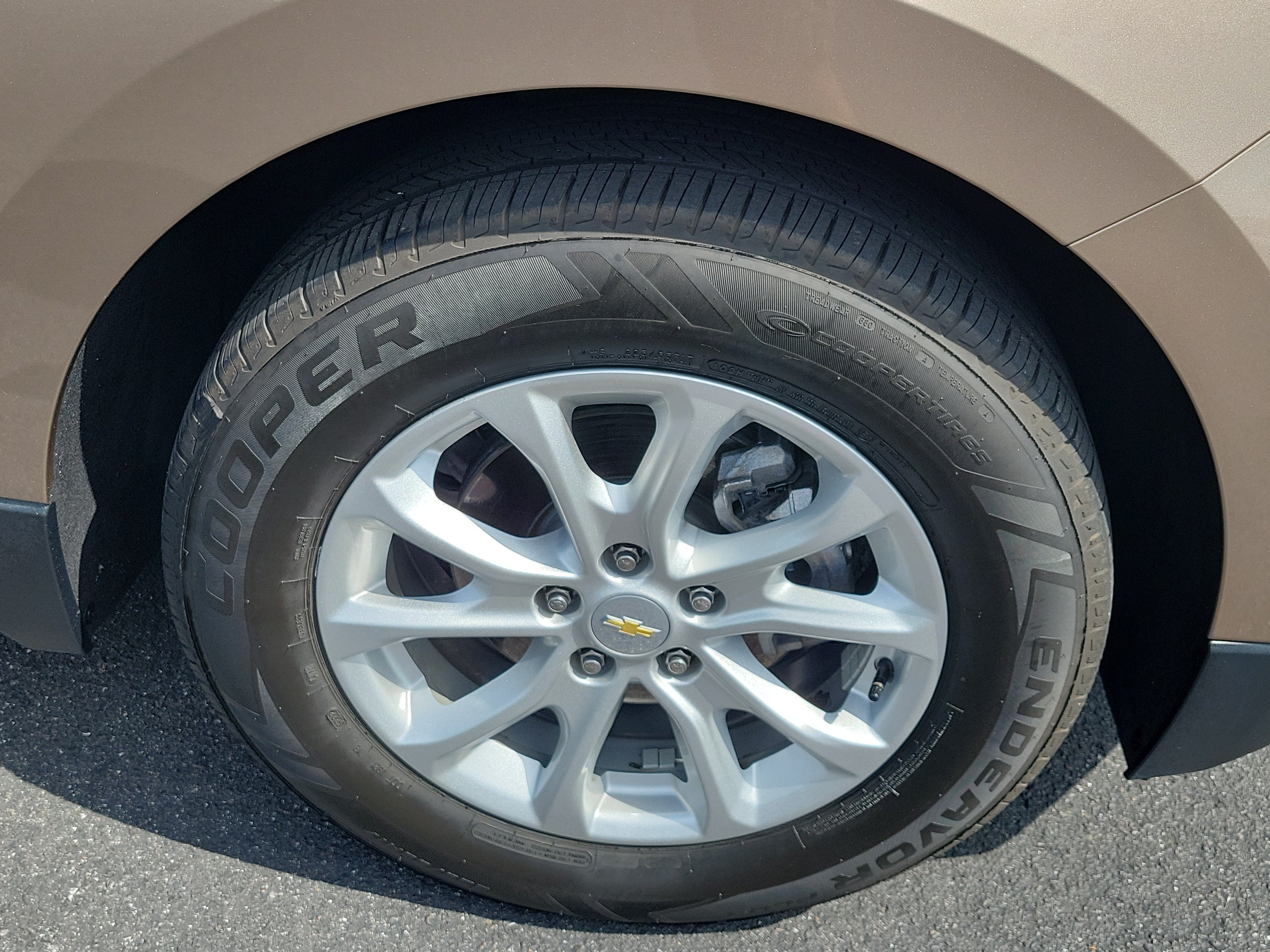 Used 2018 Chevrolet Equinox LT FWD image 8