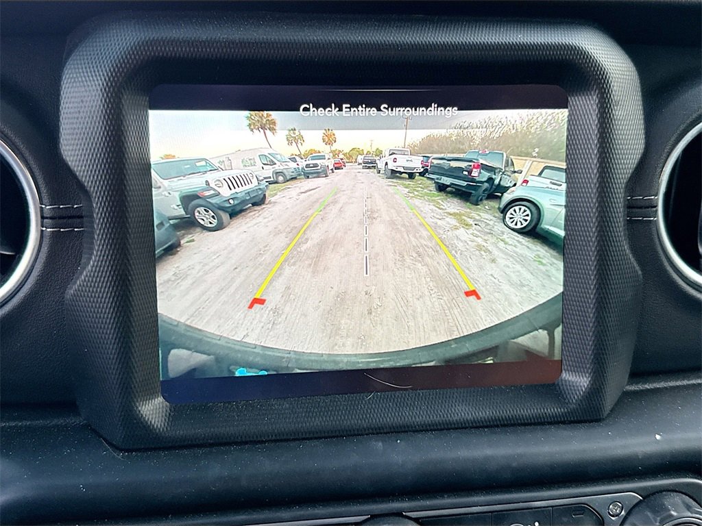 Used 2022 Jeep Wrangler Unlimited Sahara w/ Safety Group image 15