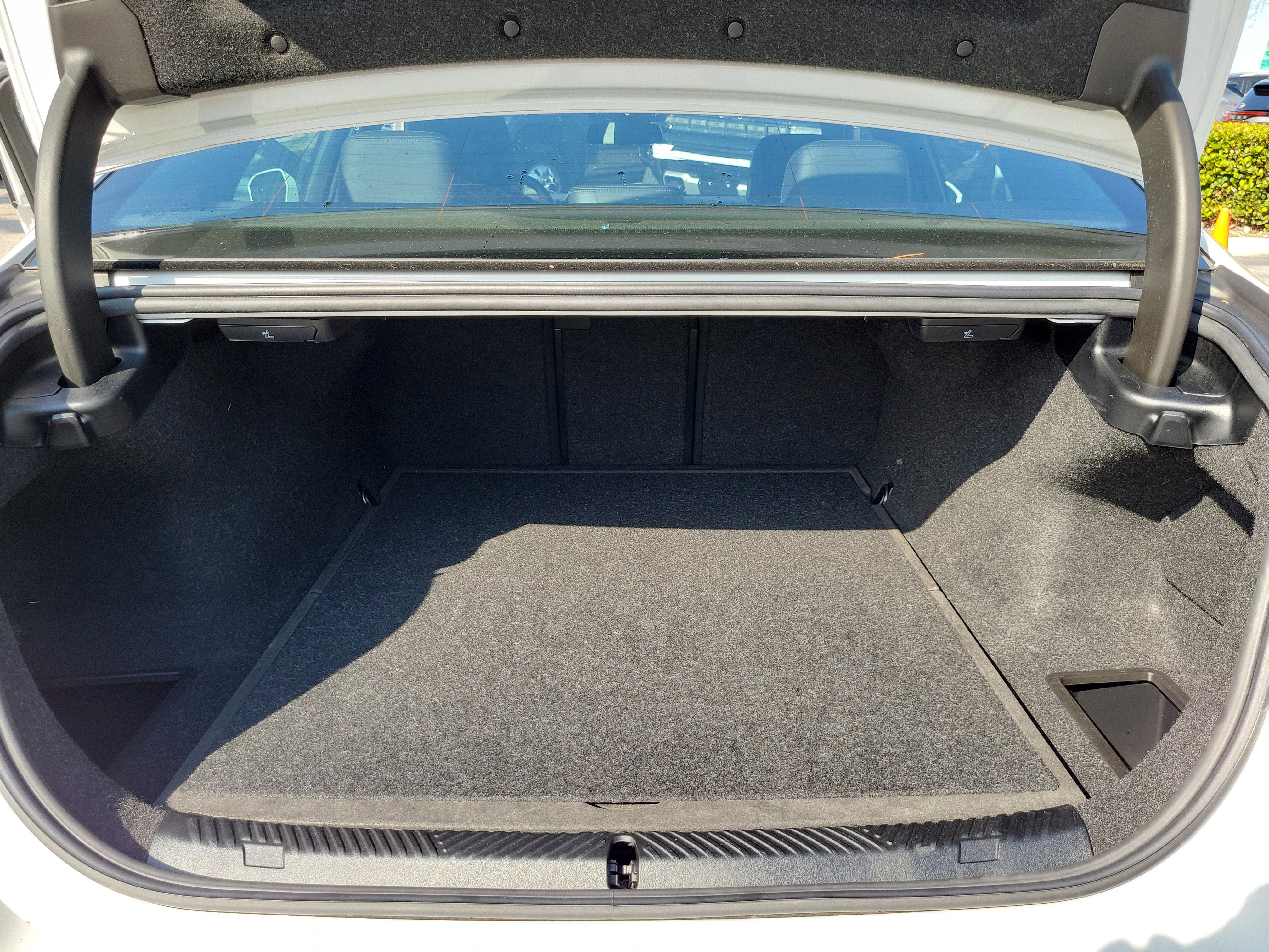 Used 2024 BMW 530i xDrive w/ Premium Package image 26