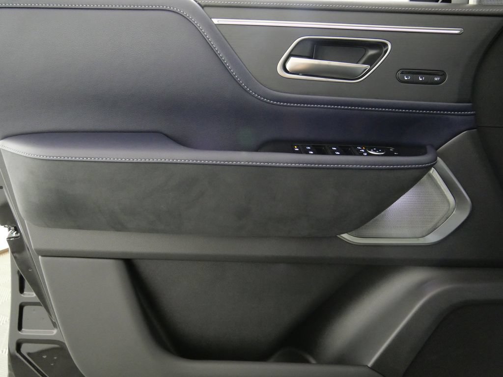 New 2026 INFINITI QX80 4WD image 11