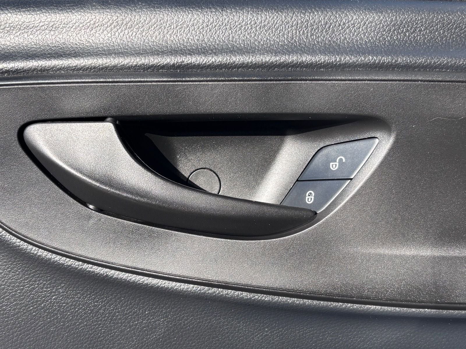 Used 2023 Mercedes-Benz Sprinter 2500 w/ Dashboard Charging Package image 20
