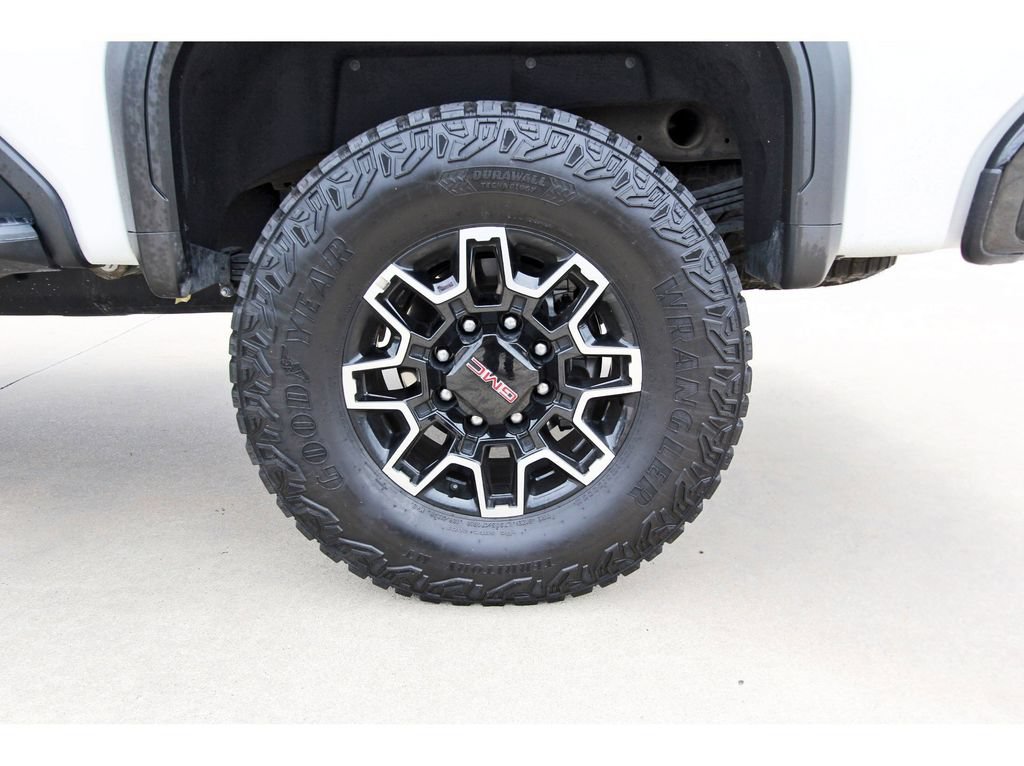 Used 2025 GMC Sierra 2500 AT4X AWD/4WD image 31