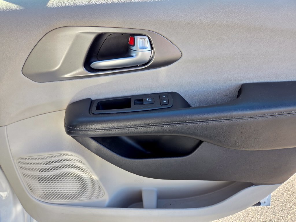 Used 2019 Chrysler Pacifica Limited FWD image 23