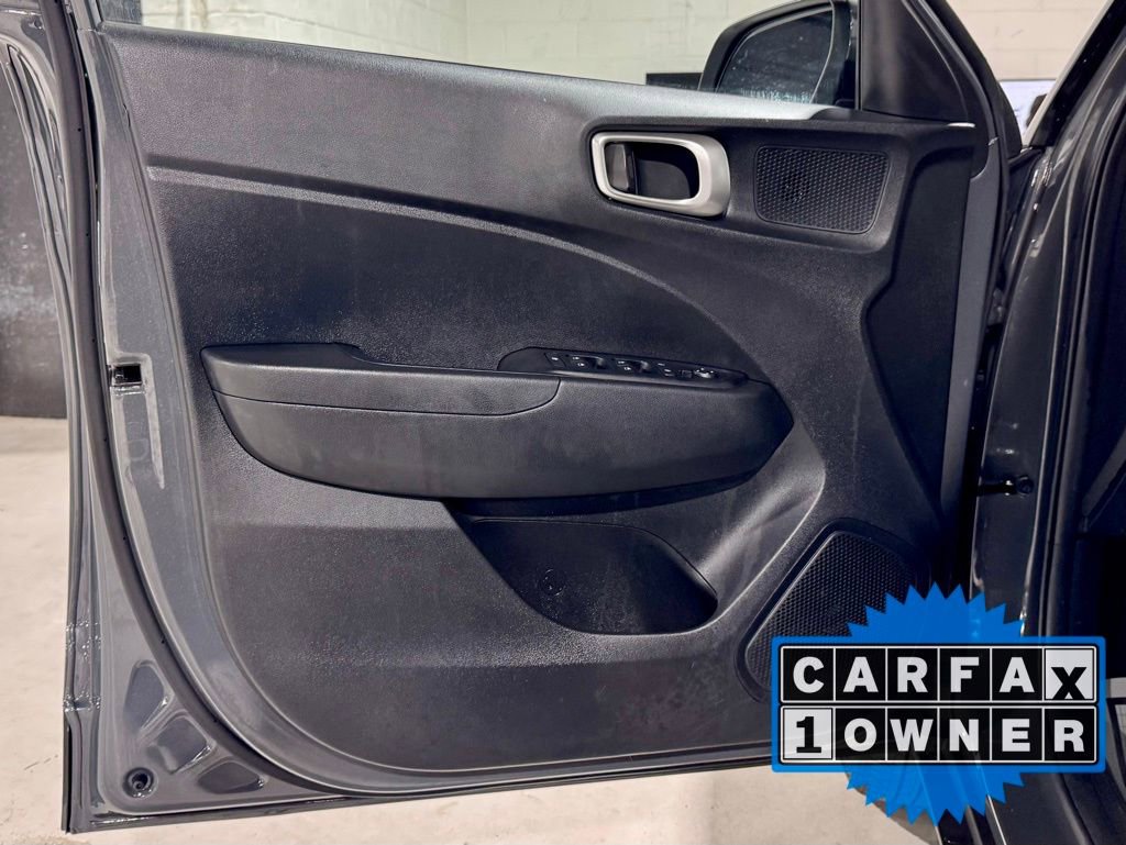 Used 2024 Hyundai Venue SEL image 14