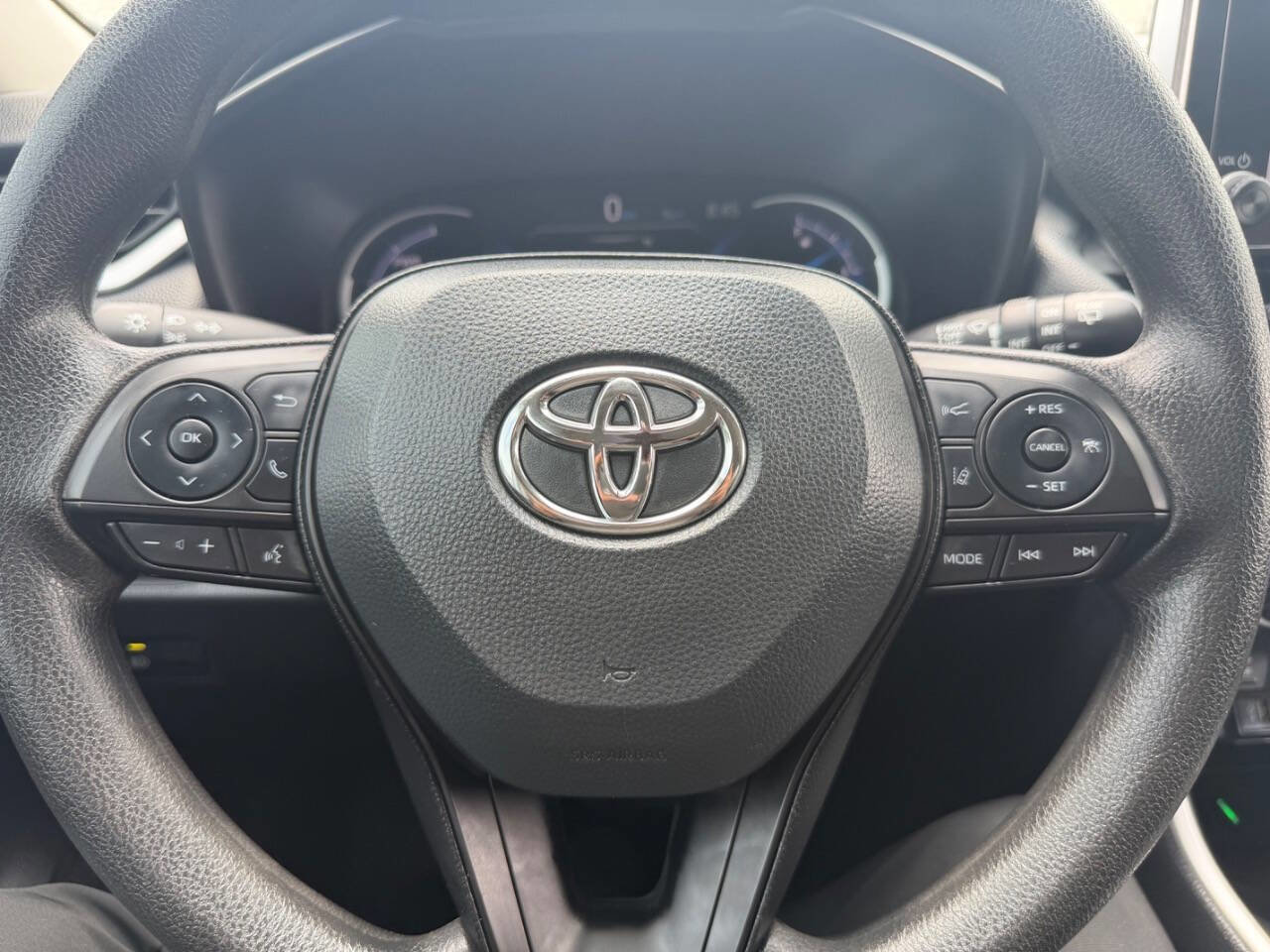 Used 2025 Toyota RAV4 XLE AWD/4WD image 8