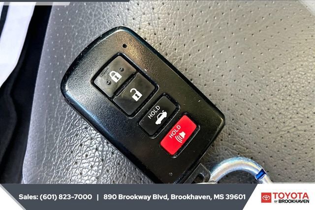 Used 2023 Toyota Sienna LE image 9