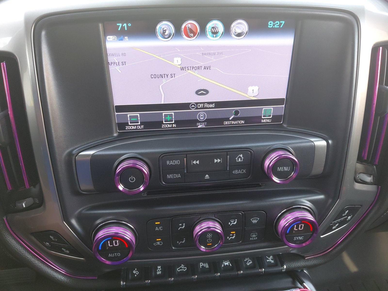 Used 2017 Chevrolet Silverado 1500 LTZ Z71 w/ LTZ Plus Package AWD/4WD image 9