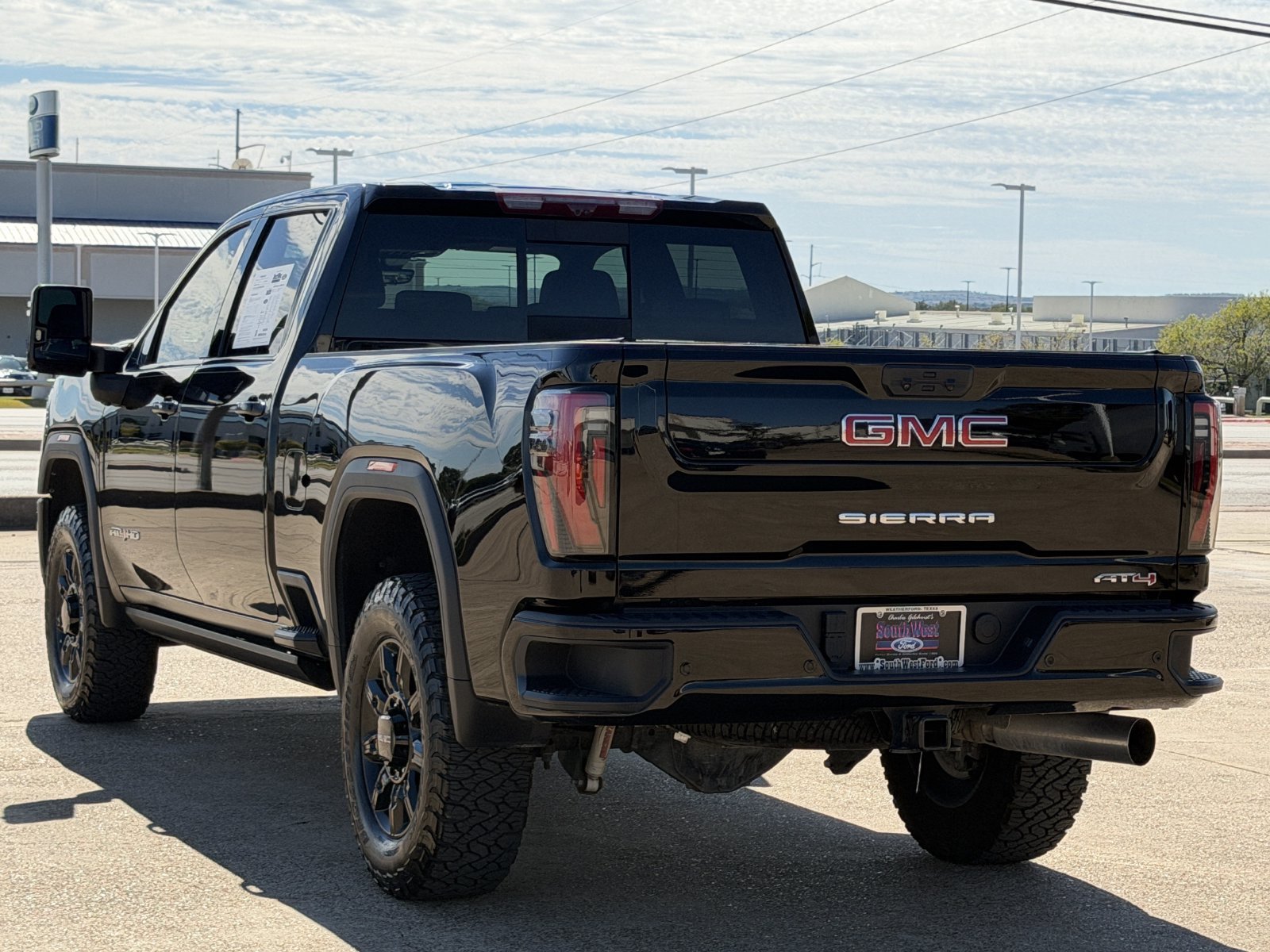 Used 2025 GMC Sierra 3500 AT4 w/ AT4 Premium Plus Package AWD/4WD image 6
