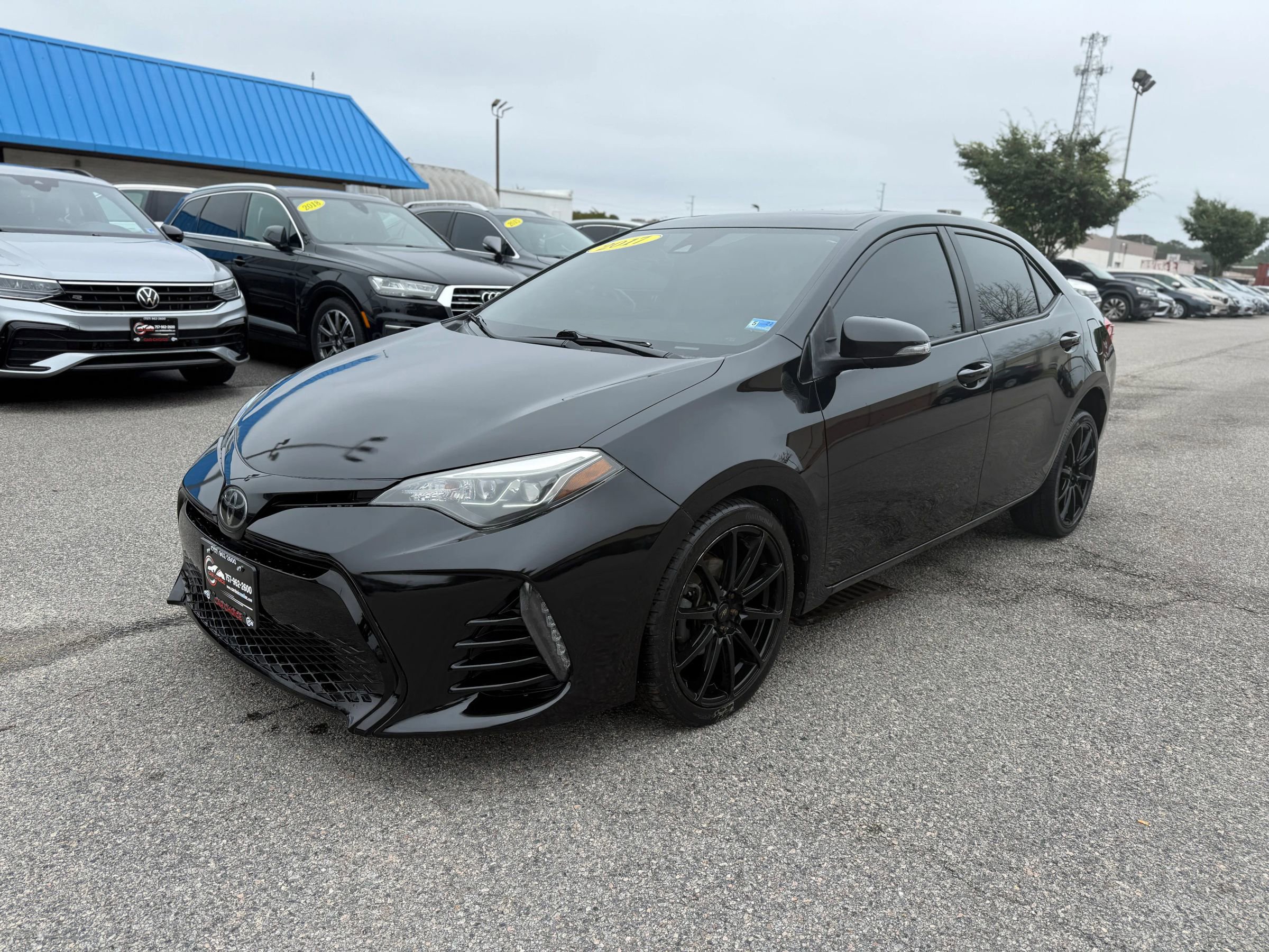 Used 2017 Toyota Corolla XSE w/ Carpet Mat Package (TMS) FWD image 3