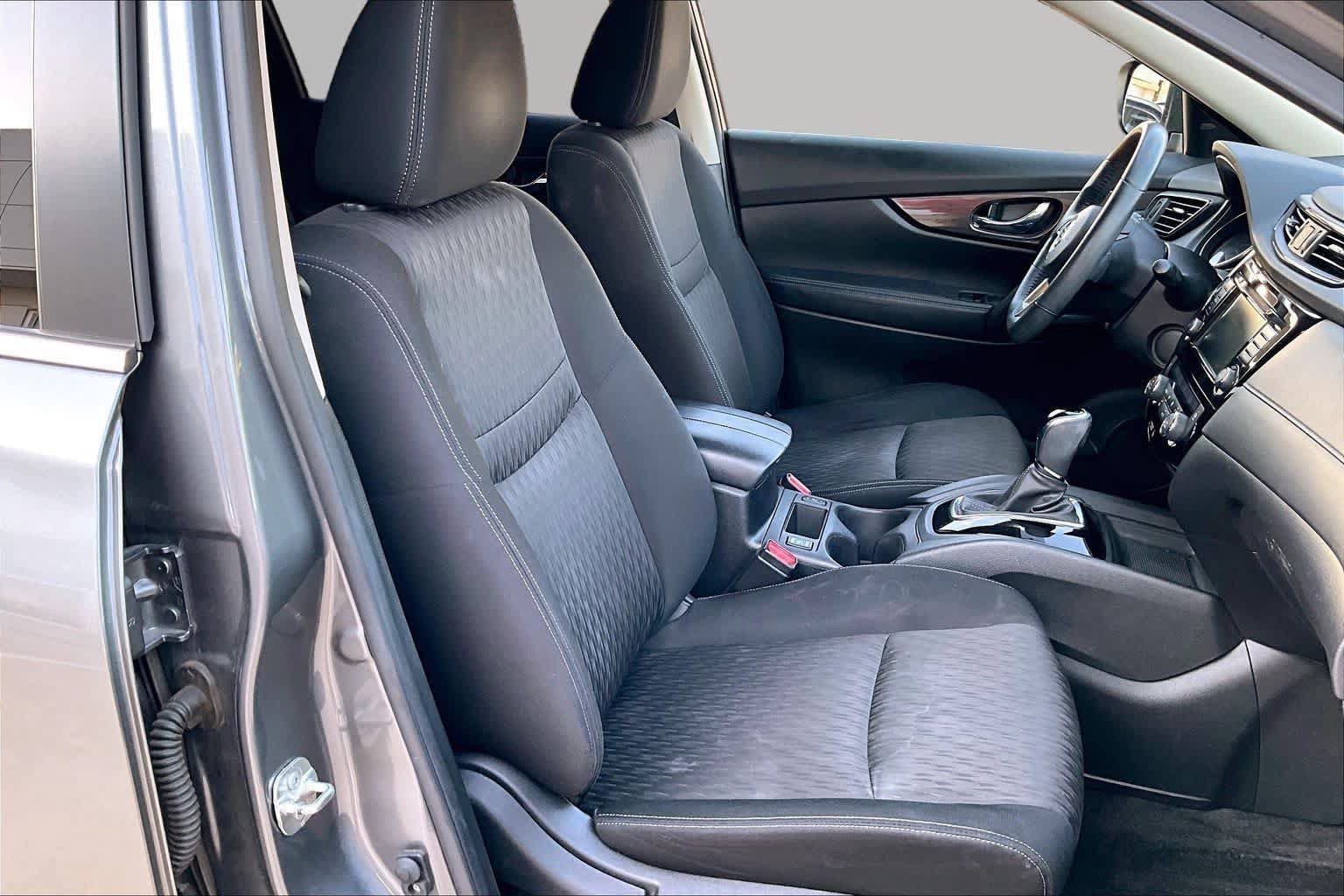 Used 2019 Nissan Rogue SV FWD image 8