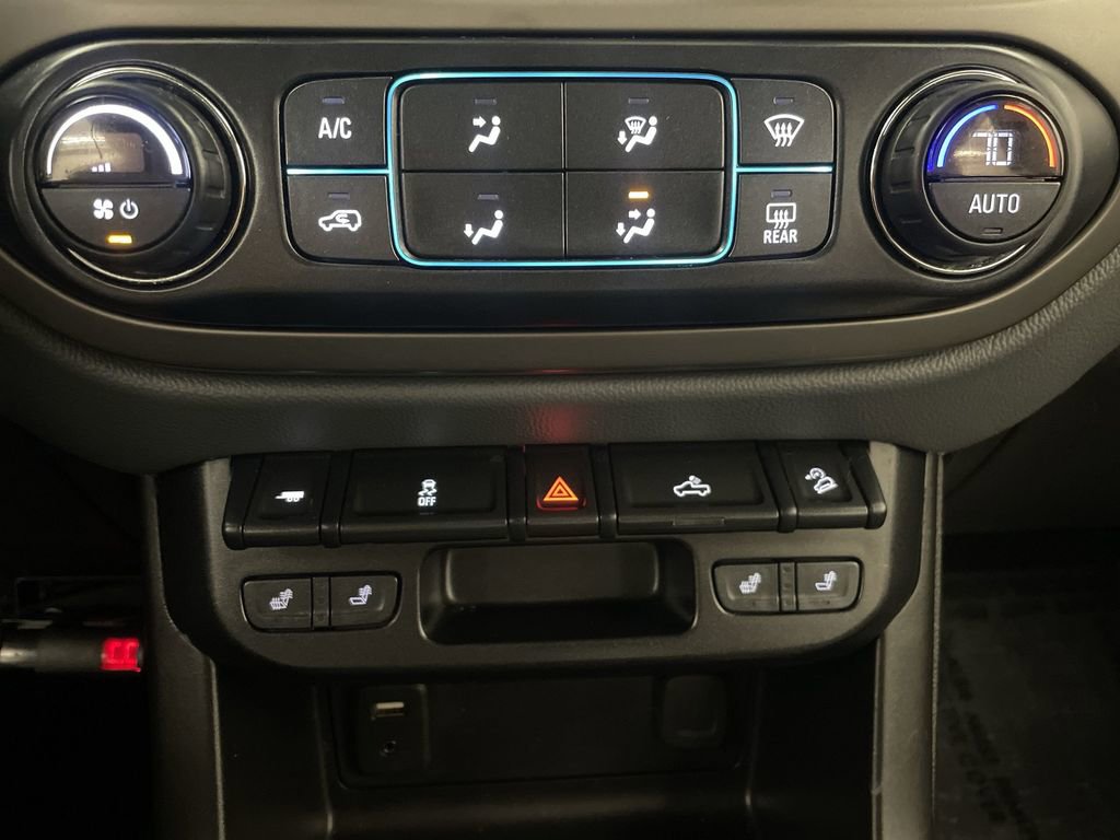 Used 2018 Chevrolet Colorado Z71 AWD/4WD image 11