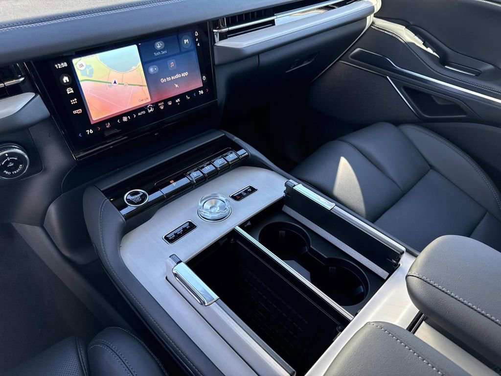 New 2026 Lincoln Navigator Reserve image 28