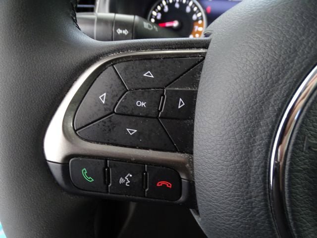 Certified 2022 Jeep Renegade Latitude AWD/4WD image 6