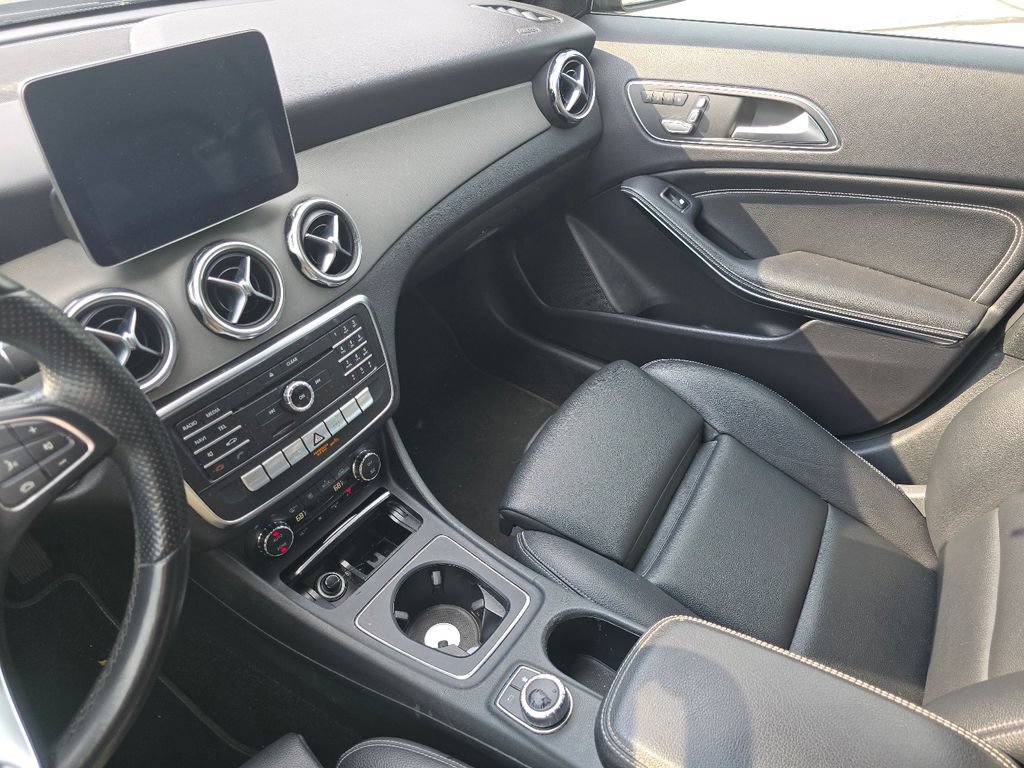 Certified 2020 Mercedes-Benz GLA 250 image 26