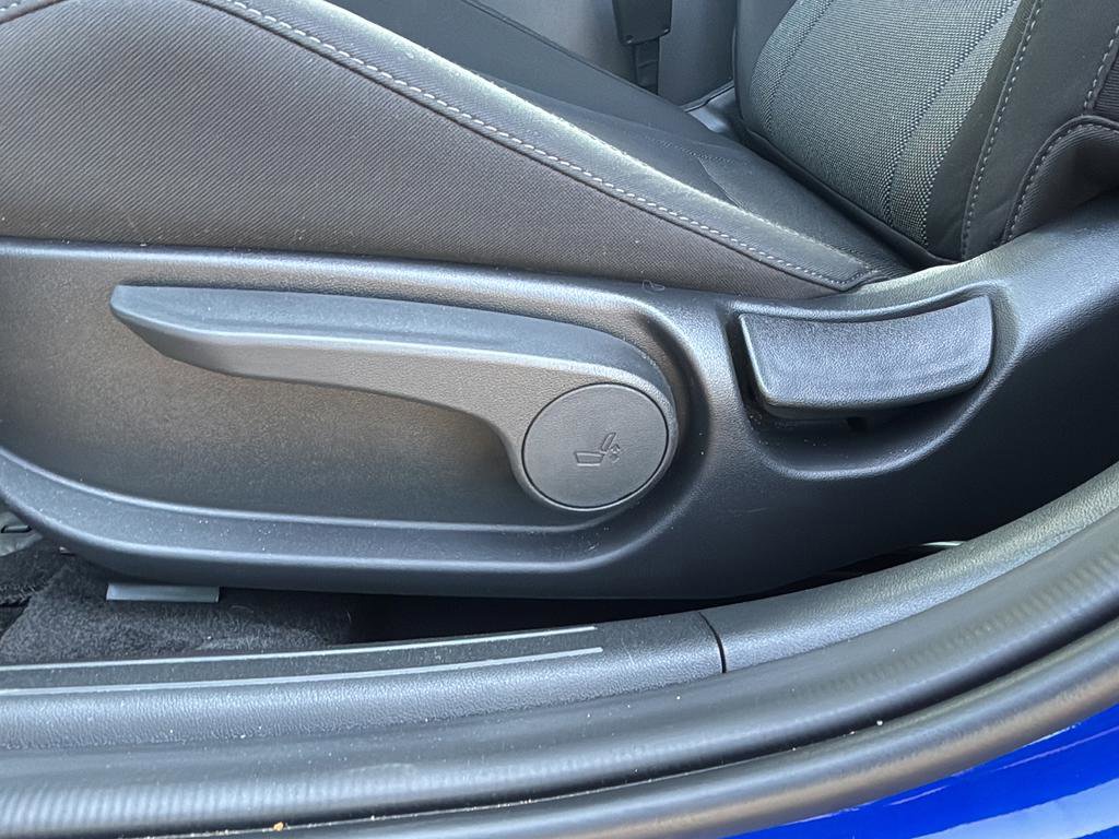 Certified 2025 Hyundai Elantra SE FWD image 19