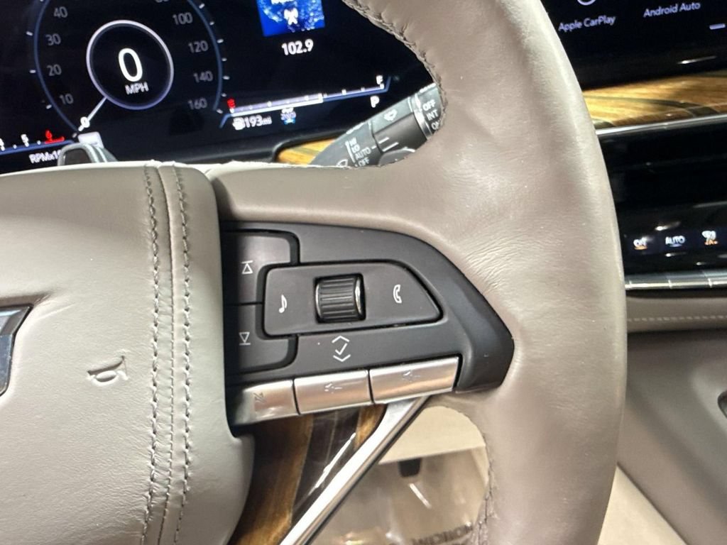 Used 2023 Cadillac Escalade Premium Luxury Platinum AWD/4WD image 21