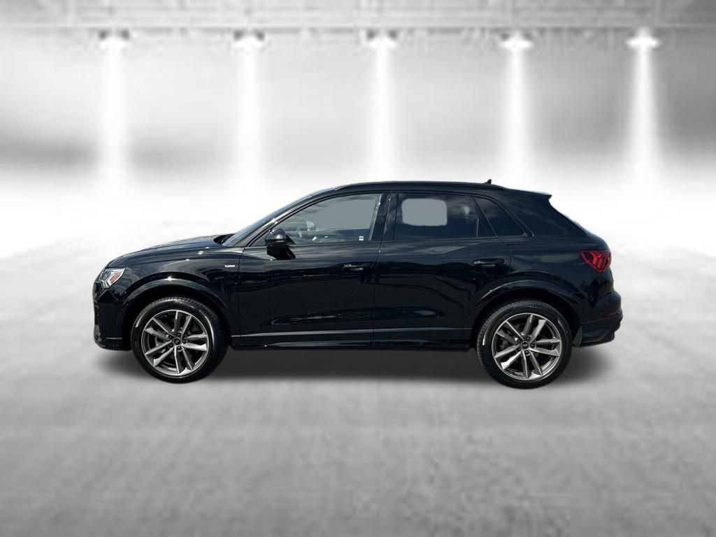 Used 2025 Audi Q3 2.0T Premium w/ Convenience Package AWD/4WD image 2
