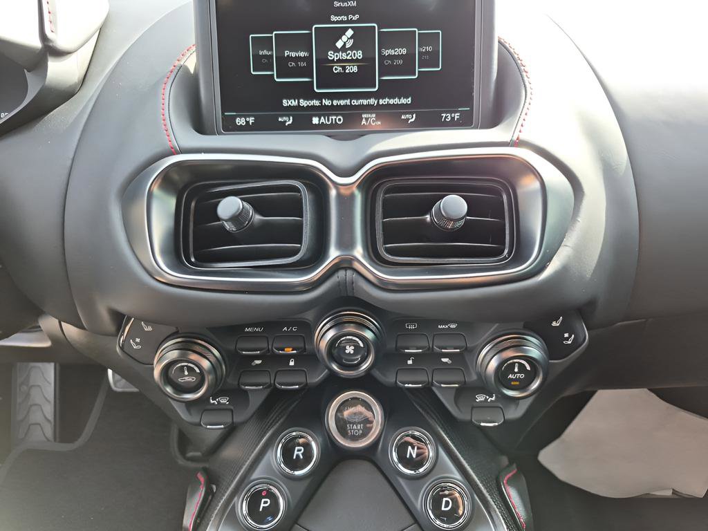 Used 2019 Aston Martin V8 Vantage Coupe image 31