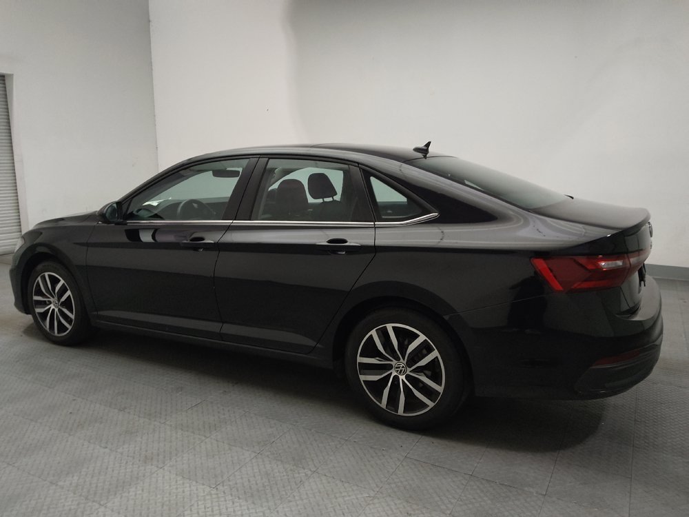 Used 2025 Volkswagen Jetta SE FWD image 3