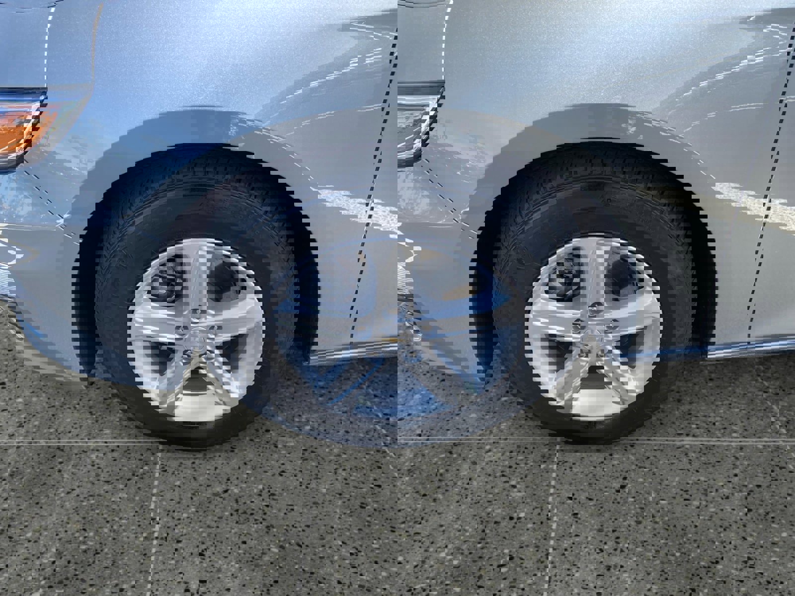 Used 2025 Chevrolet Malibu LS image 14