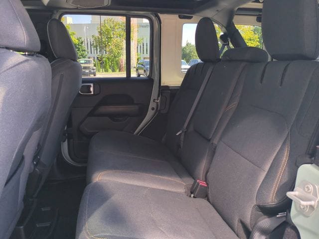Used 2024 Jeep Wrangler Unlimited Sahara AWD/4WD image 14
