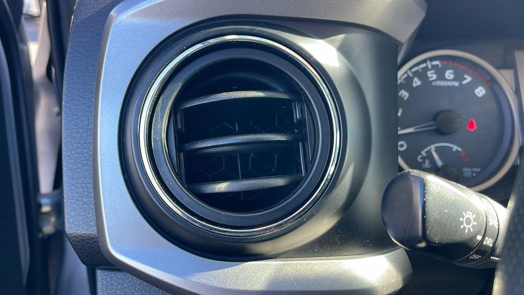 Used 2016 Toyota Tacoma SR5 image 28