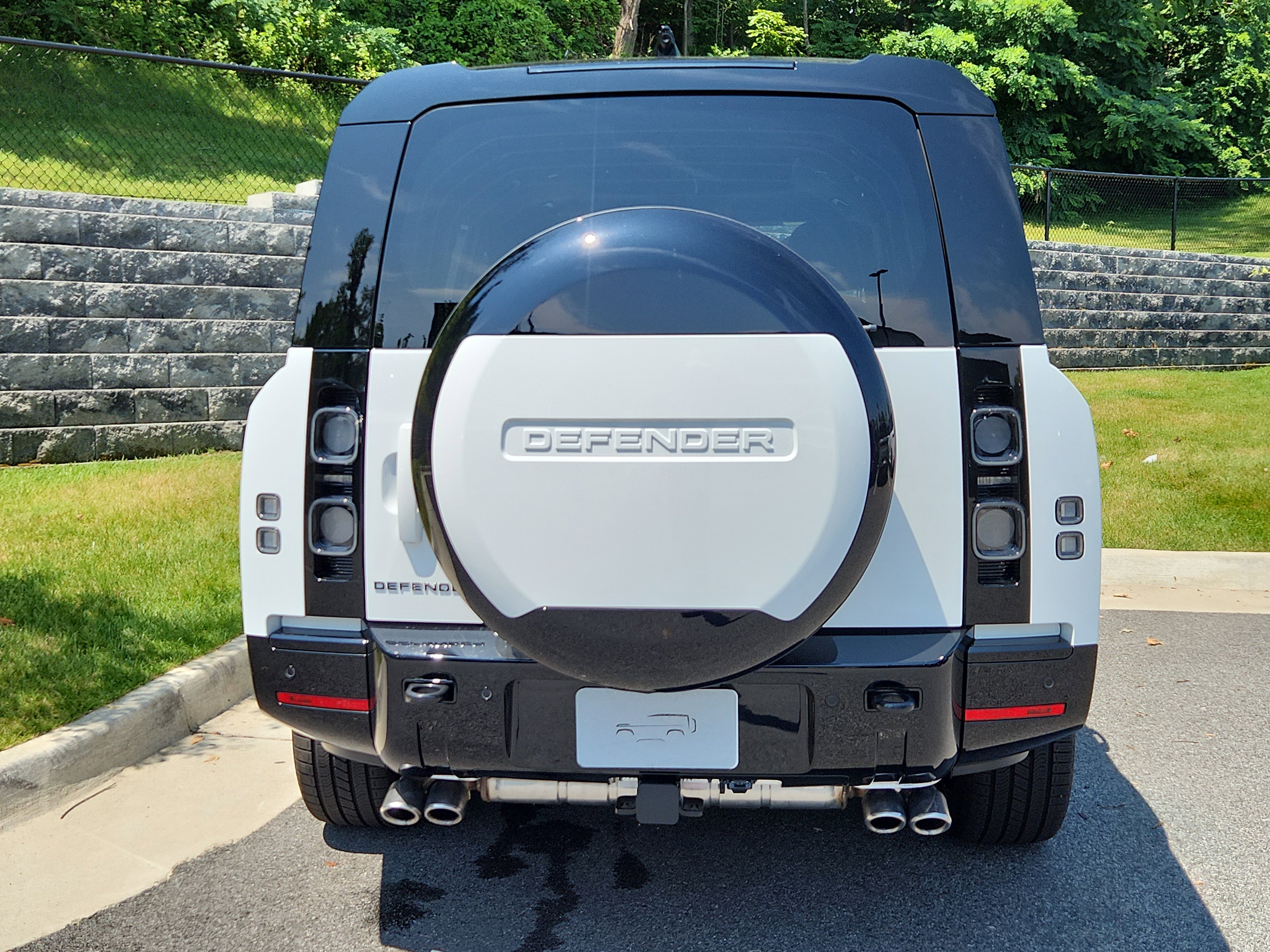 Used 2025 Land Rover Defender 130 V8 image 7