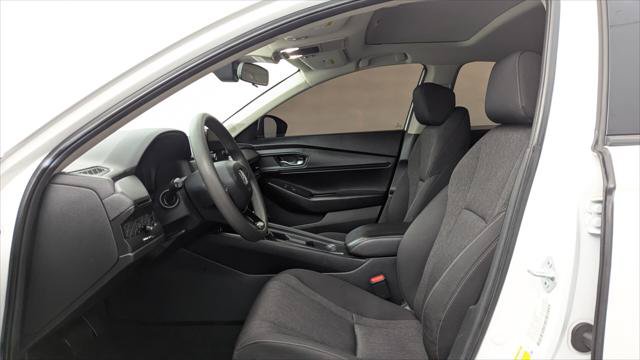 Used 2023 Honda Accord EX image 14
