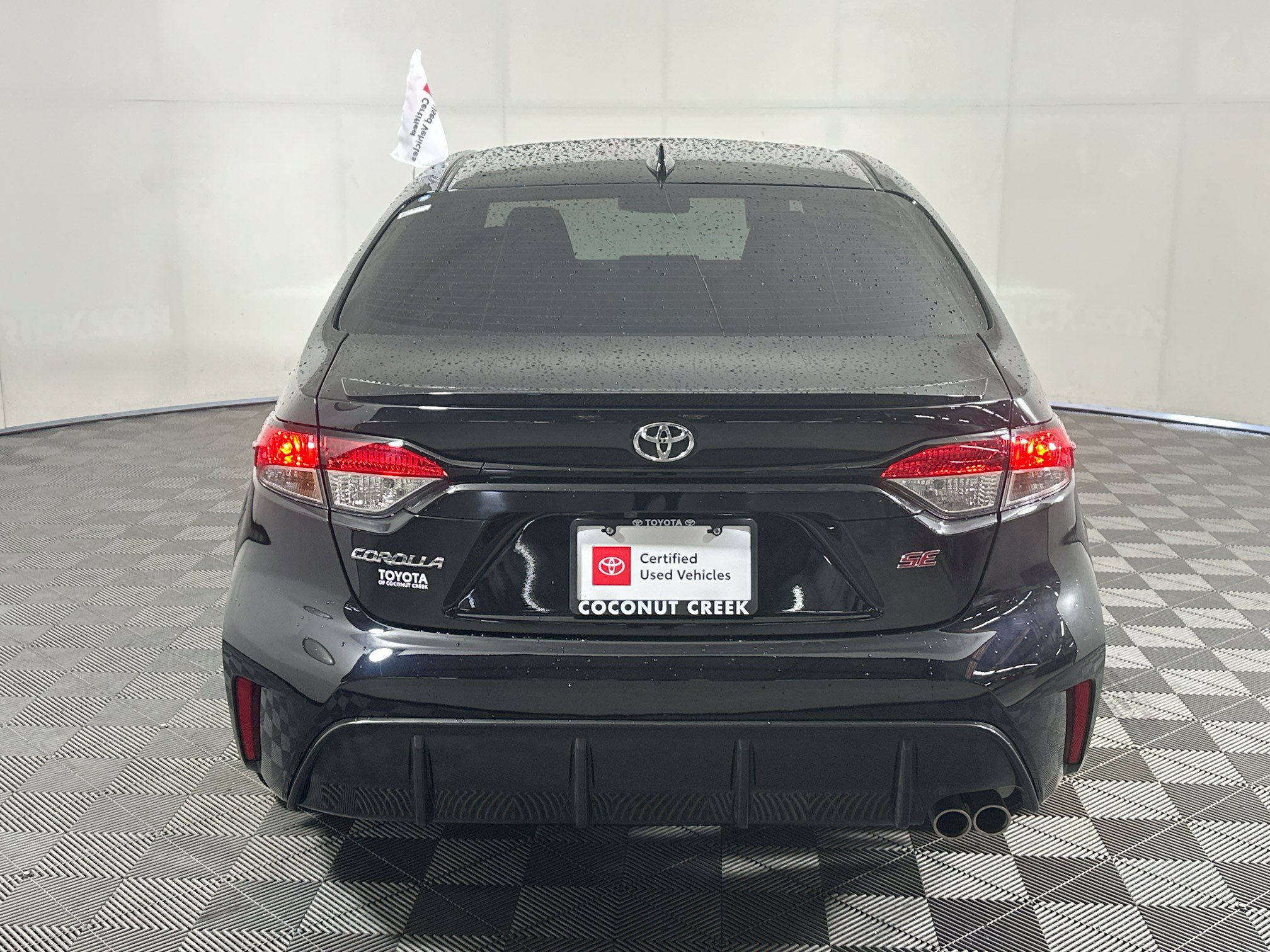Certified 2025 Toyota Corolla SE FWD image 4