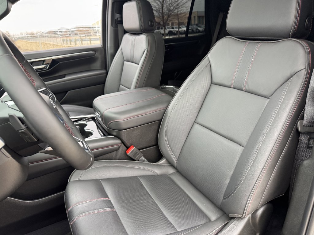 Used 2025 Chevrolet Tahoe RST AWD/4WD image 24
