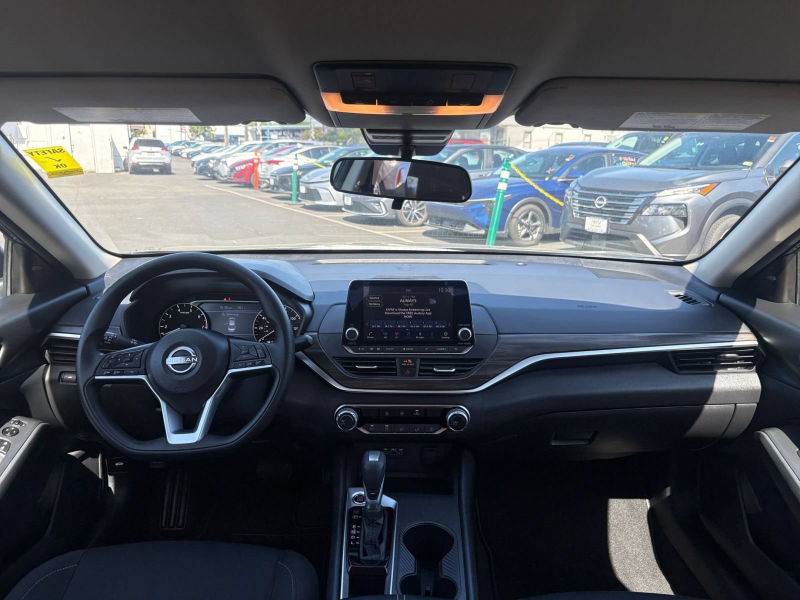 Used 2025 Nissan Altima 2.5 SV FWD image 34