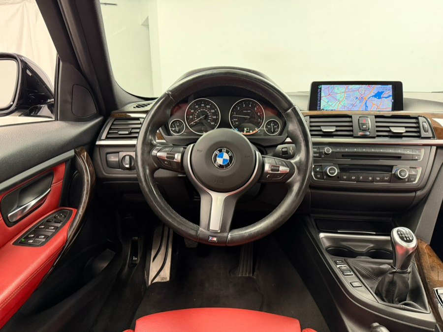 Used 2015 BMW 335i xDrive Sedan w/ M Sport AWD/4WD image 45