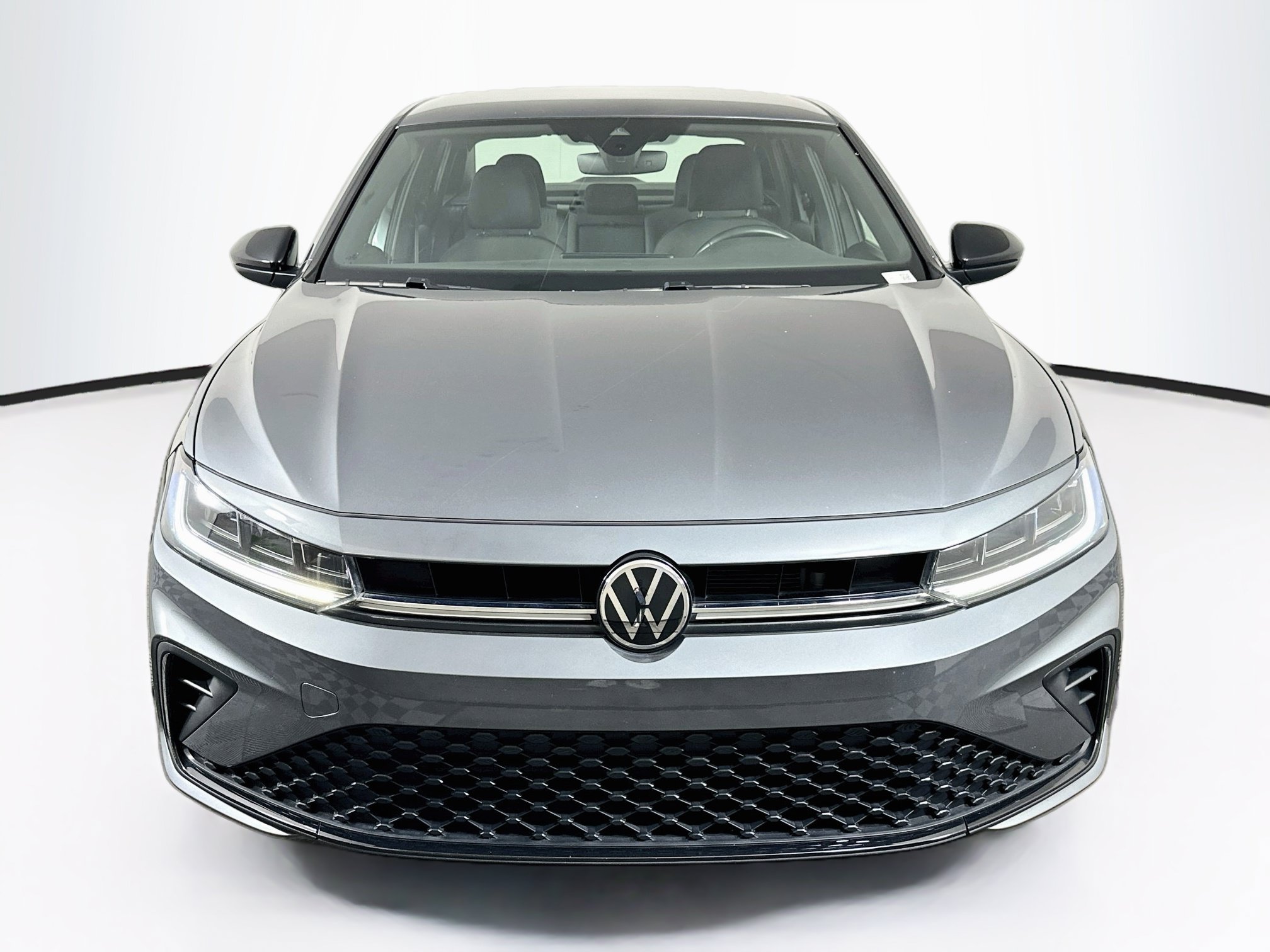 Used 2025 Volkswagen Jetta Sport FWD image 2