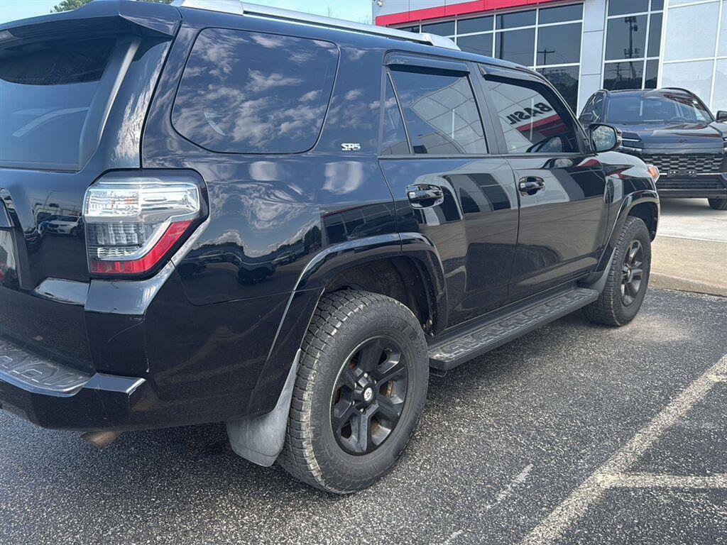 Used 2018 Toyota 4Runner SR5 Premium AWD/4WD image 3