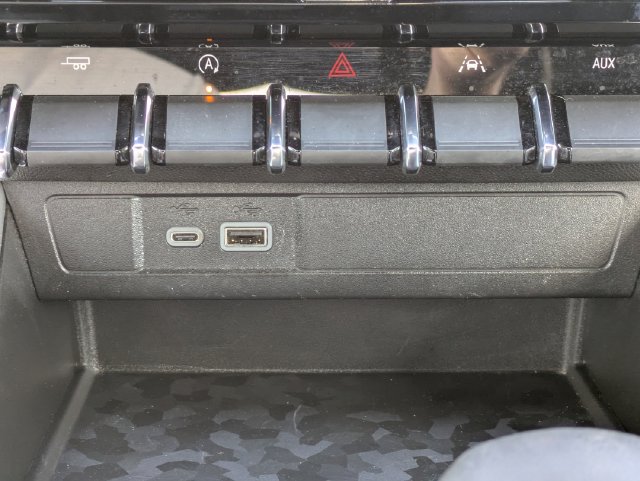 Used 2025 Chevrolet Colorado W/T w/ Advanced Trailering Package RWD image 22