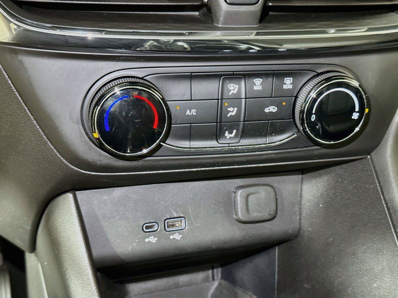 Certified 2025 Buick Encore GX Preferred FWD image 13