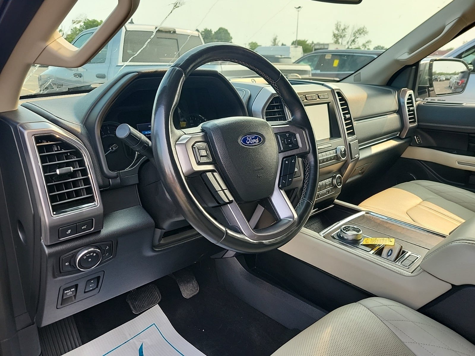 Used 2019 Ford Expedition Max Platinum RWD image 6