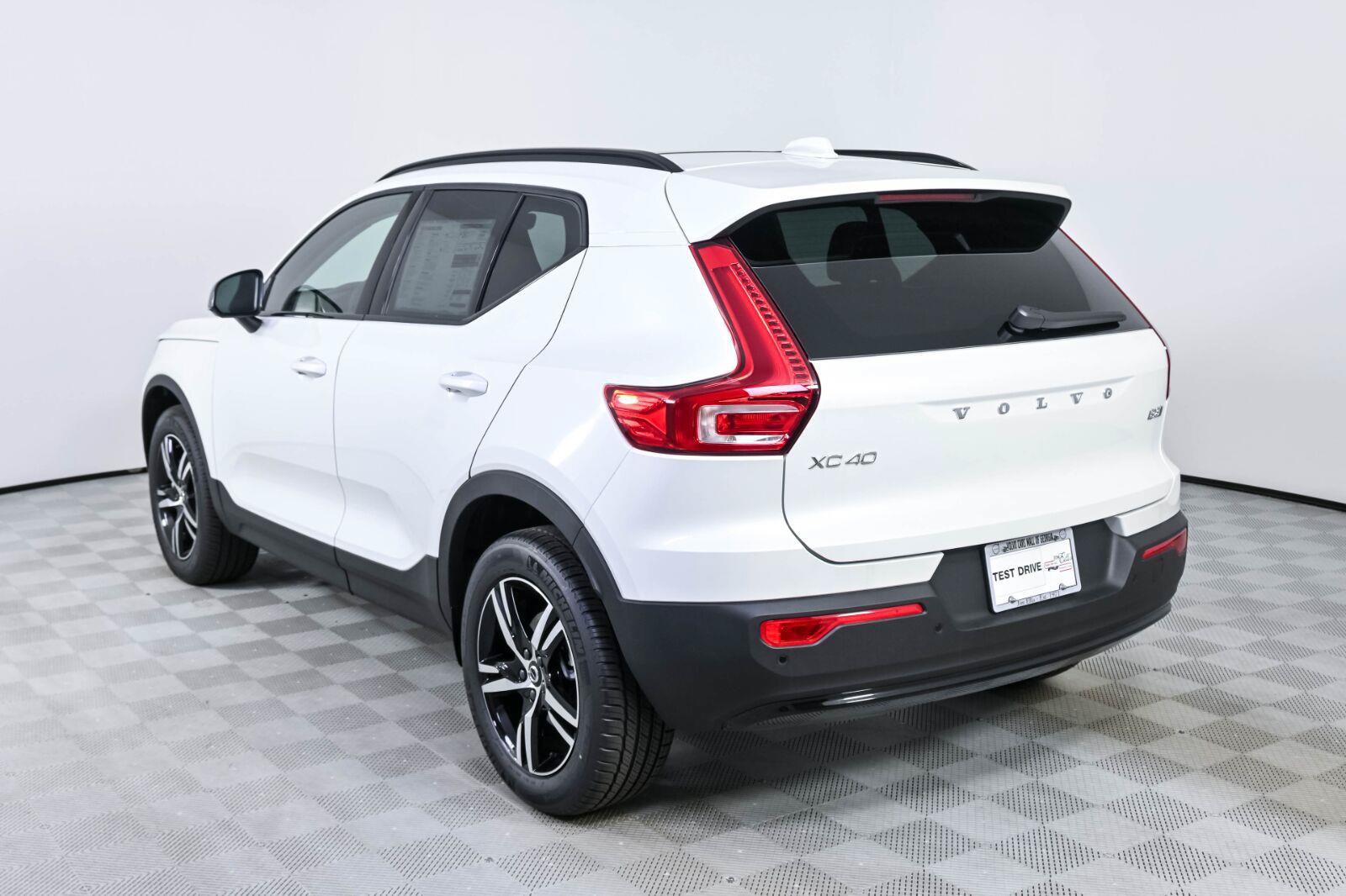 New 2026 Volvo XC40 B5 Core w/ Protection Package Premier AWD/4WD image 3