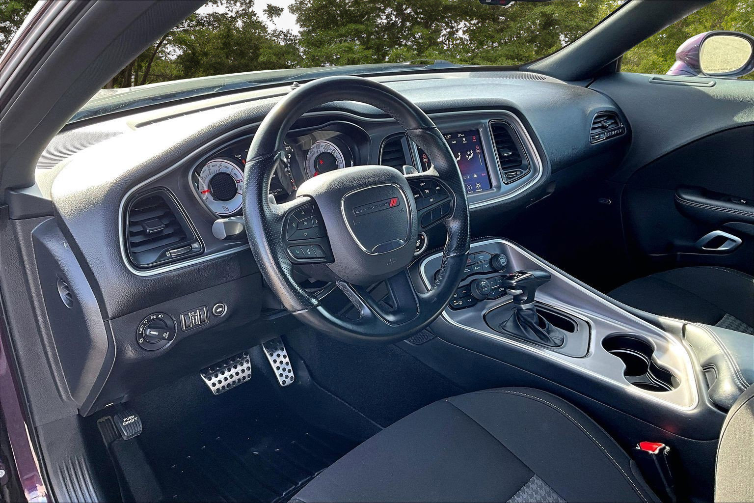 Used 2022 Dodge Challenger R/T w/ Shaker Package image 17