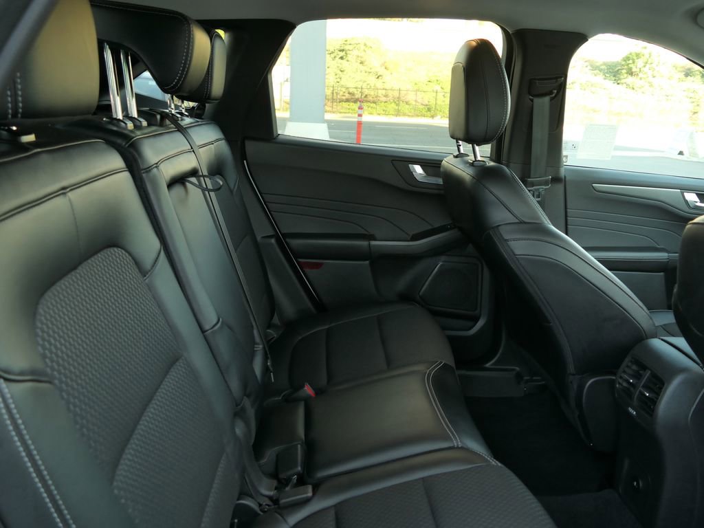 Used 2023 Ford Escape SE image 25
