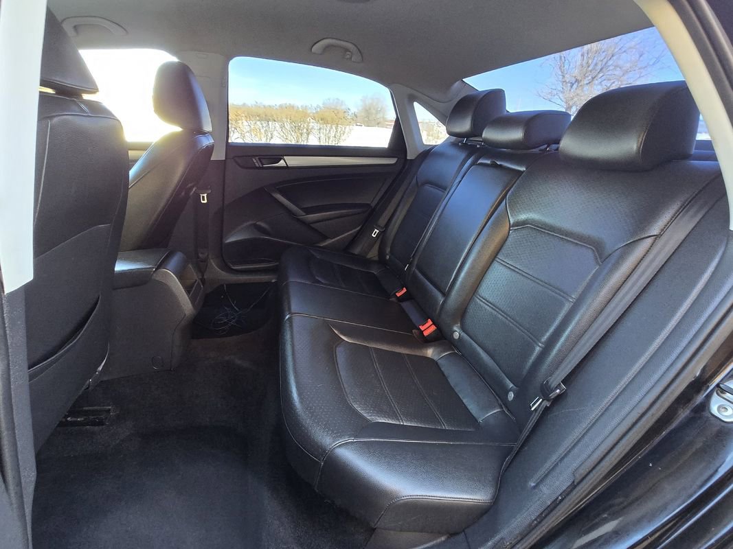 Used 2014 Volkswagen Passat 2.5 S image 19