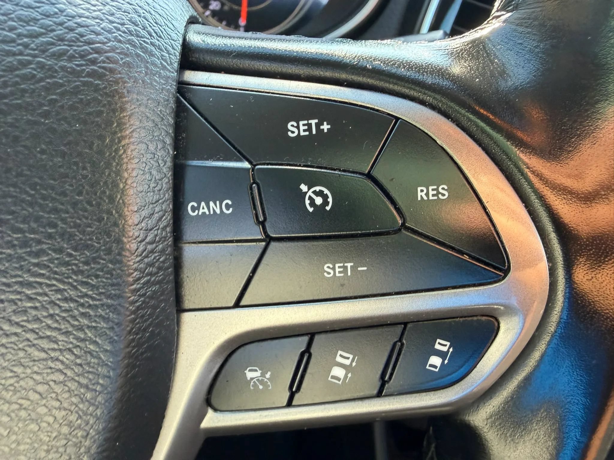Used 2021 Jeep Cherokee Limited AWD/4WD image 20