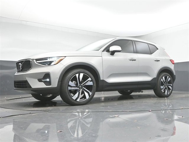Used 2023 Volvo XC40 B5 Plus w/ Driver Assist Package image 39