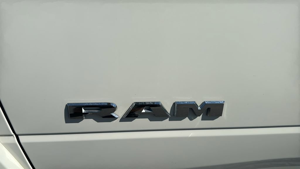 Used 2022 RAM 3500 Laramie AWD/4WD image 9
